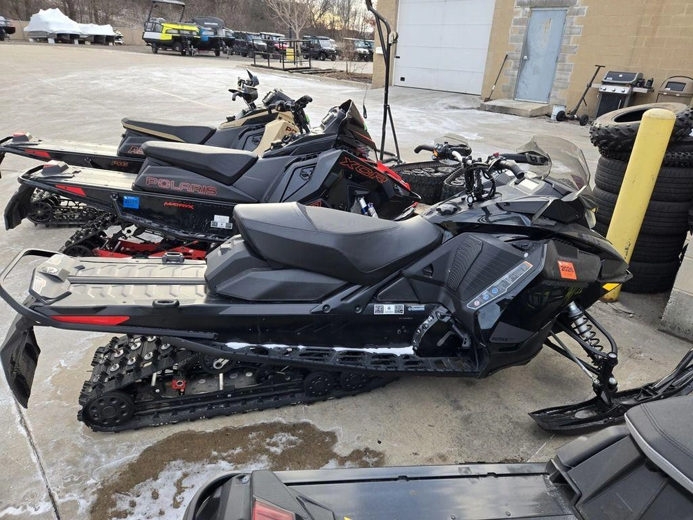 2021 Ski-doo Renegade® Adrenaline Rotax® 850 E-tec® Black alt