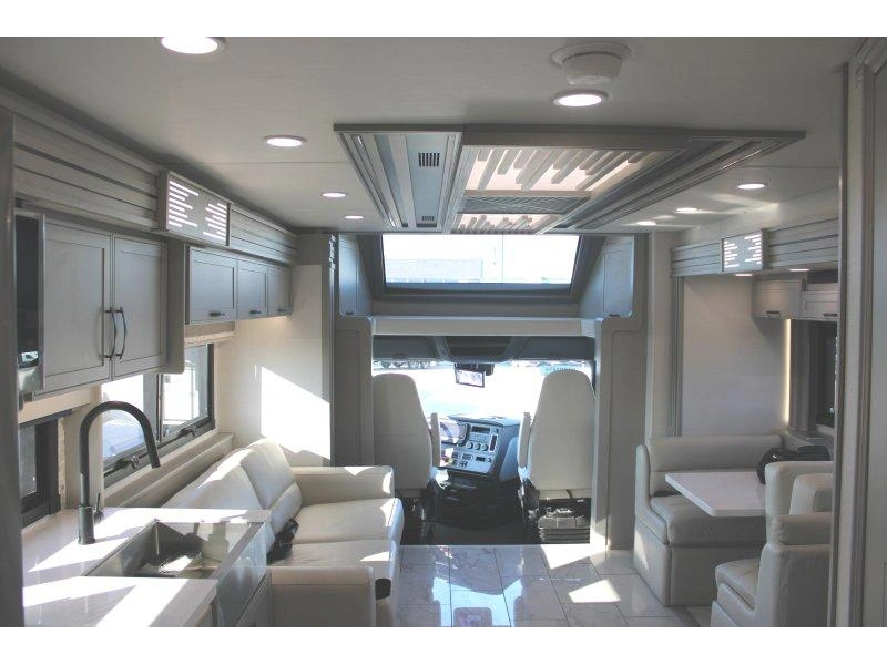 Entegra Coach Centurion 39n 2027 alt