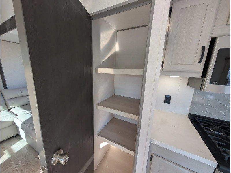 Coachmen Catalina 42condo 2027 alt