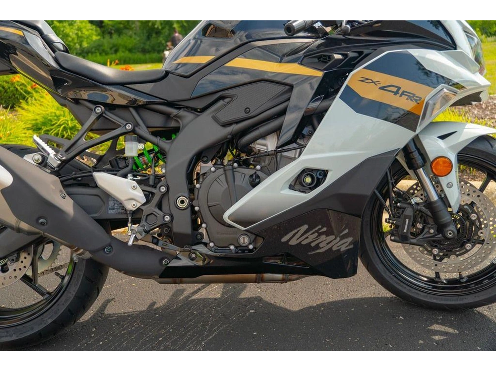 2026 Kawasaki Ninja® Zx™-4rr Abs alt
