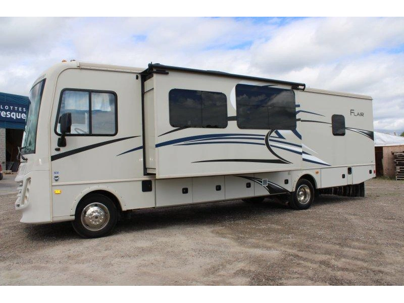 Fleetwood Flair 31a 2018 alt