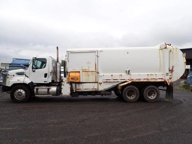 Freightliner 108sd 2019