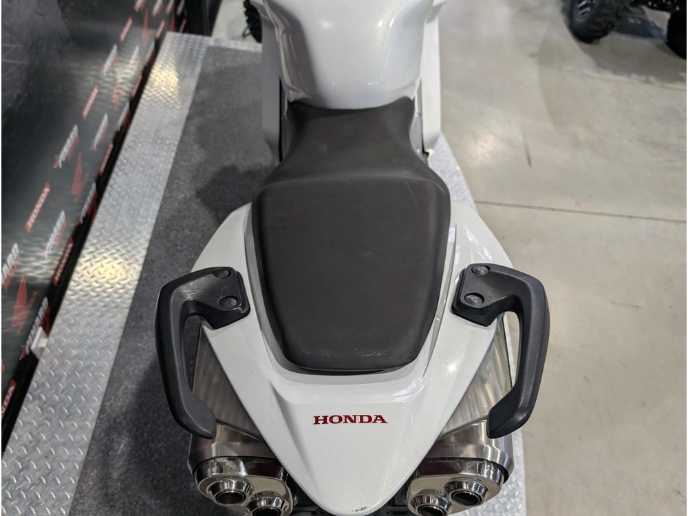 Honda Vfr 800 2006 alt