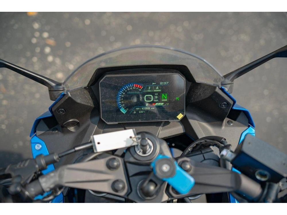 2024 Suzuki Gsx-8r alt