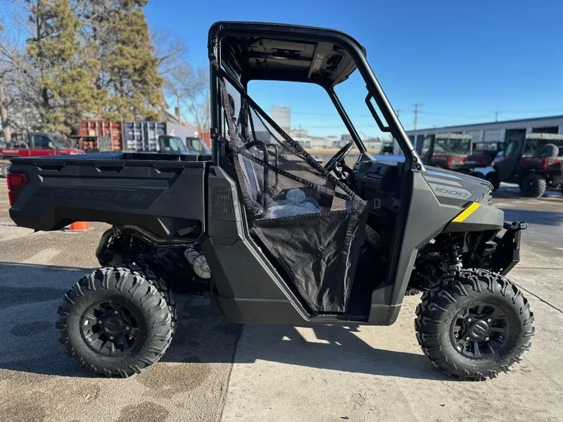 2026 Polaris Ranger 1000 Premium Granite Gray Eps alt