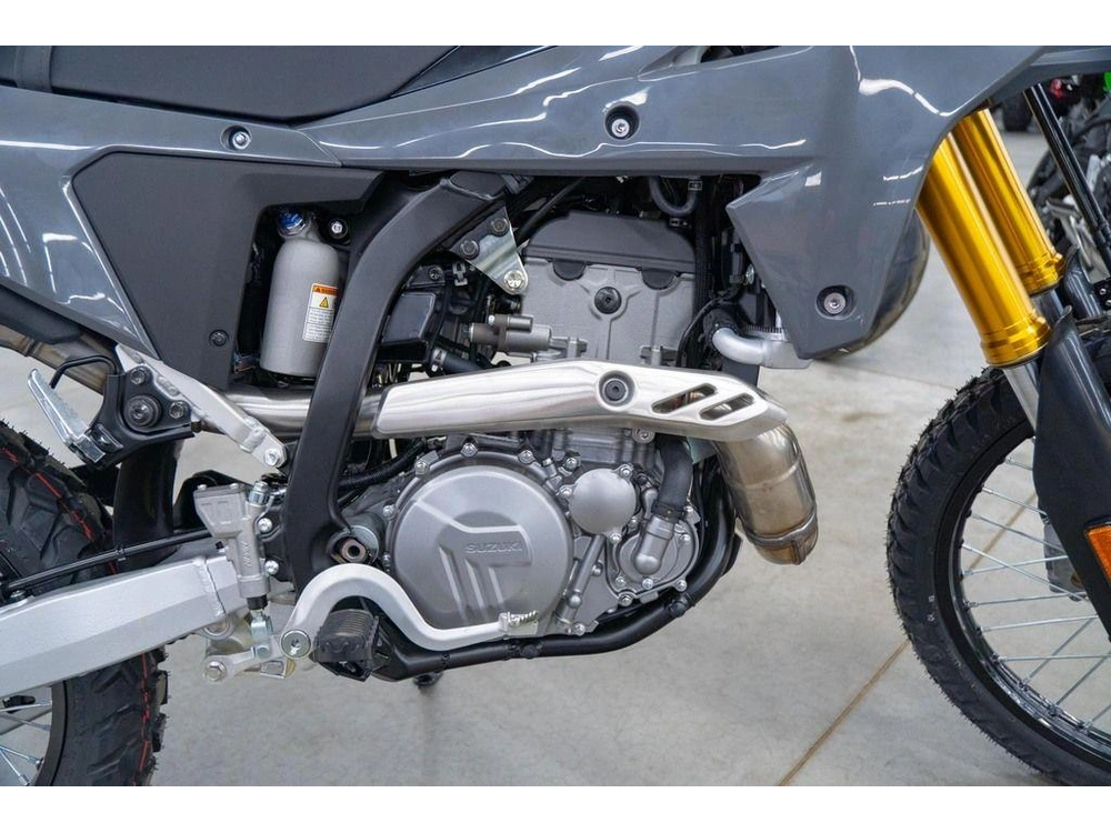 2025 Suzuki Dr-z4s alt