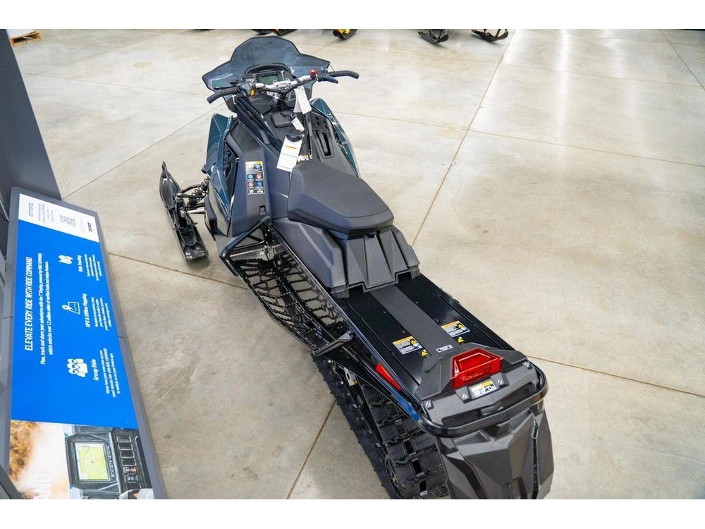 2026 Polaris 650 Indy Xc 137 Gloss Black / Blue Dusk alt