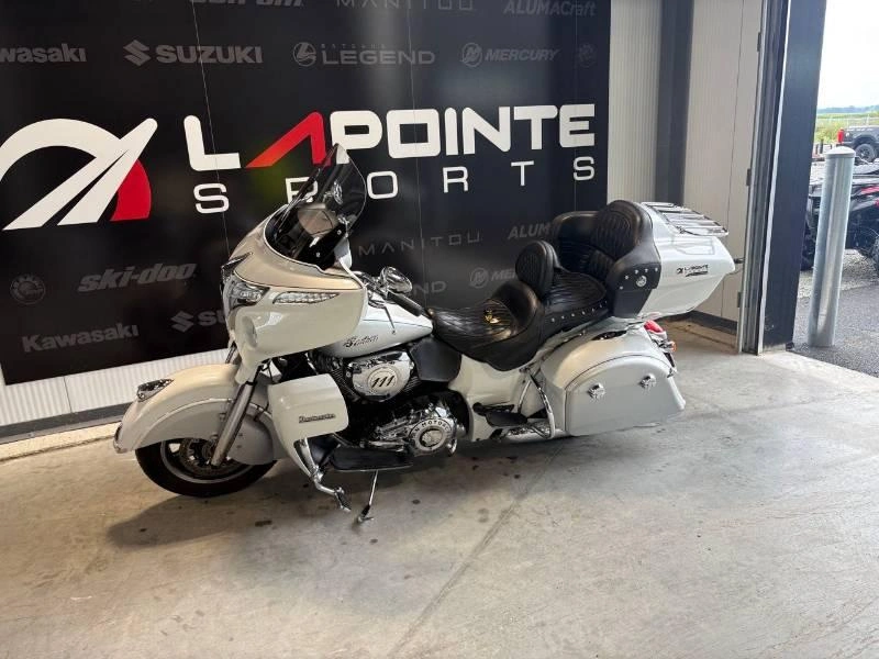 2019 Indian Motorcycle Roadmaster Blanc Et Gris alt