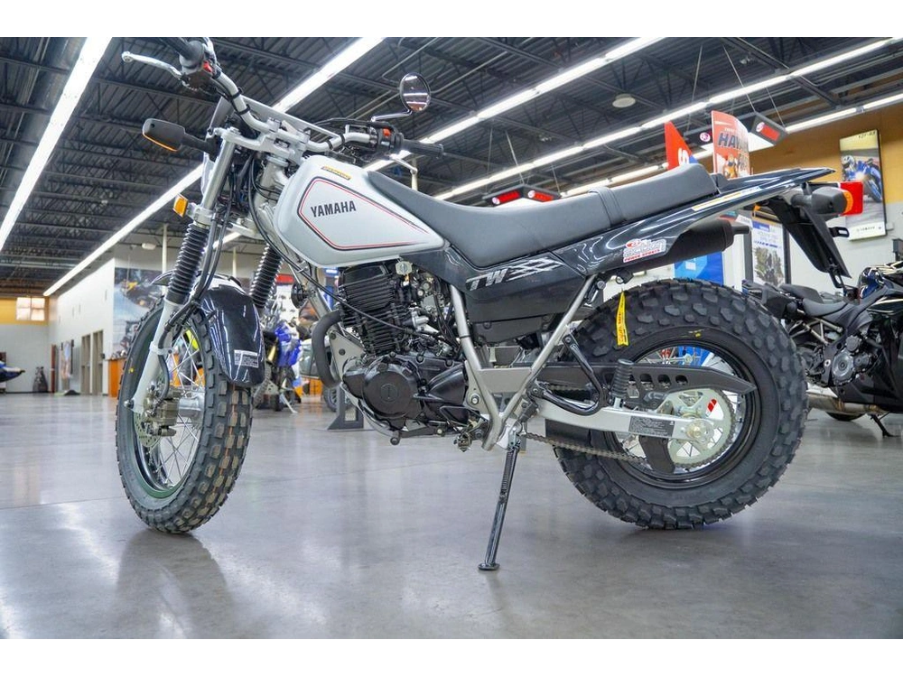 2026 Yamaha Tw200 alt