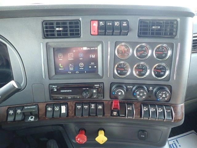 Kenworth W990 2025