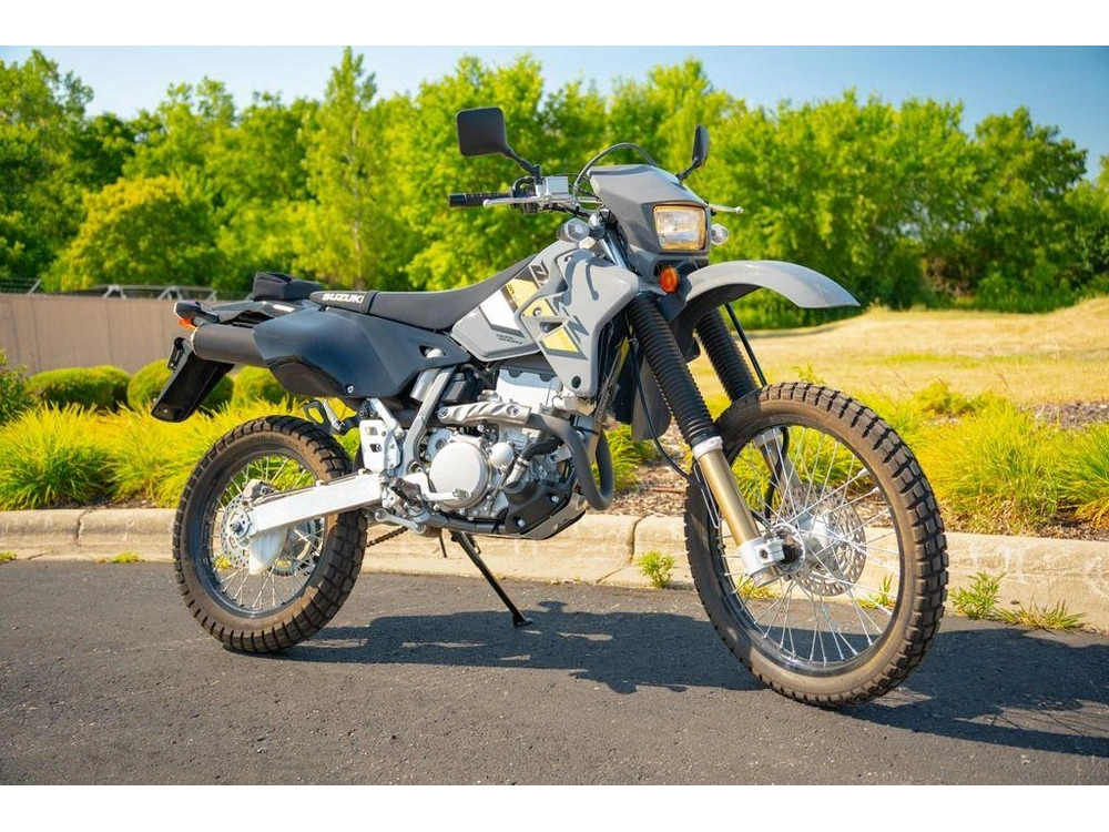 2022 Suzuki Dr-z400s alt