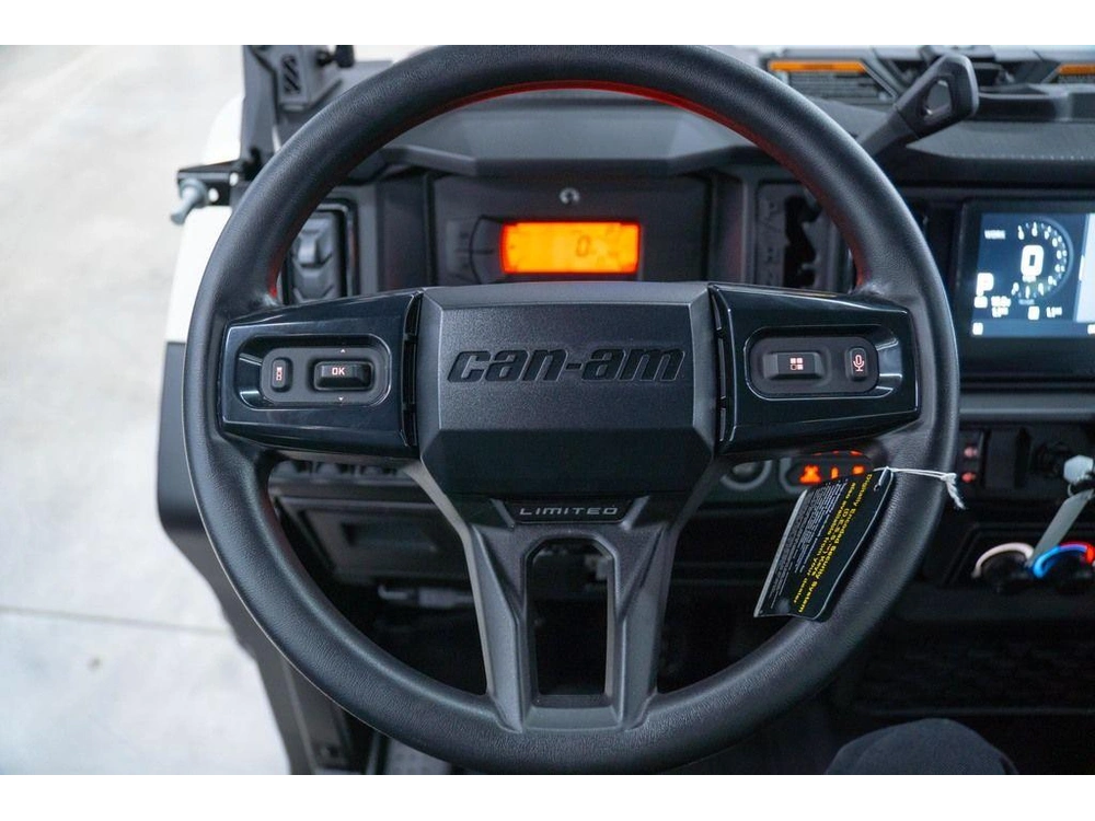 2026 Can-am Defender Limited Hd11 alt