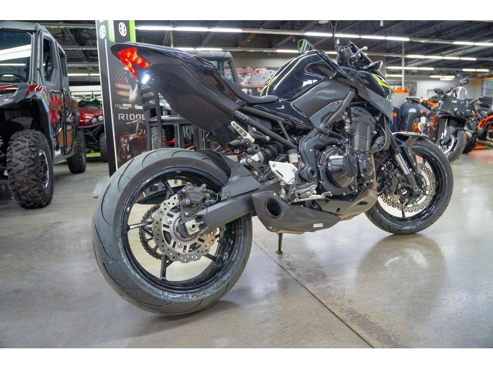 2024 Kawasaki Z900 Abs Metallic Spark Black/metallic Matte Dark Gray alt