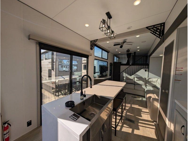 Coachmen Catalina 42condo 2027 alt