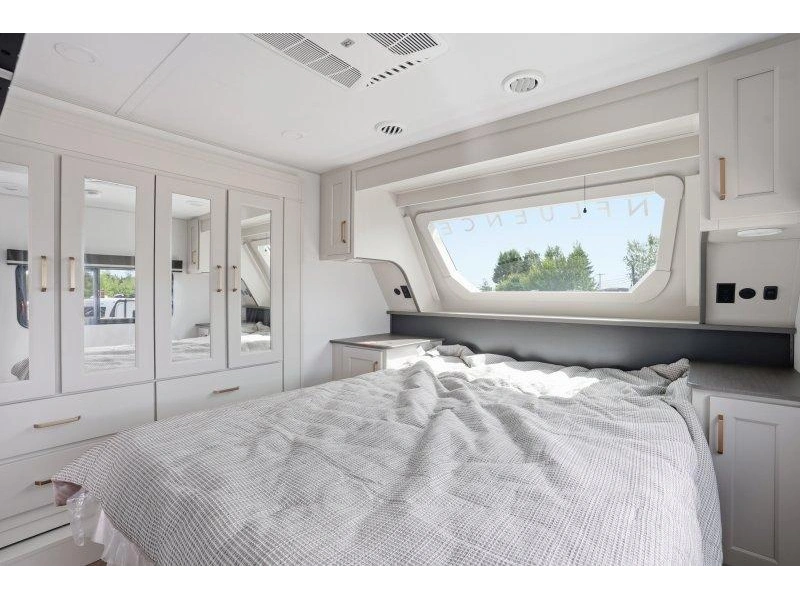 Grand Design Influence 2903rl 2027 alt