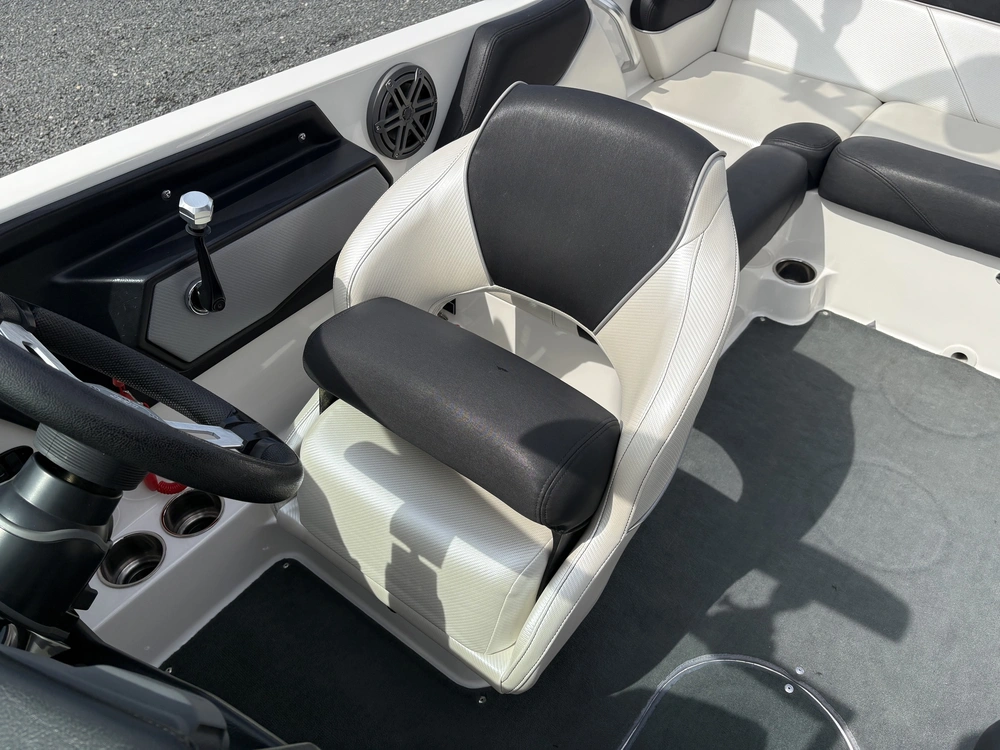 2016 Mastercraft Nxt 20 alt