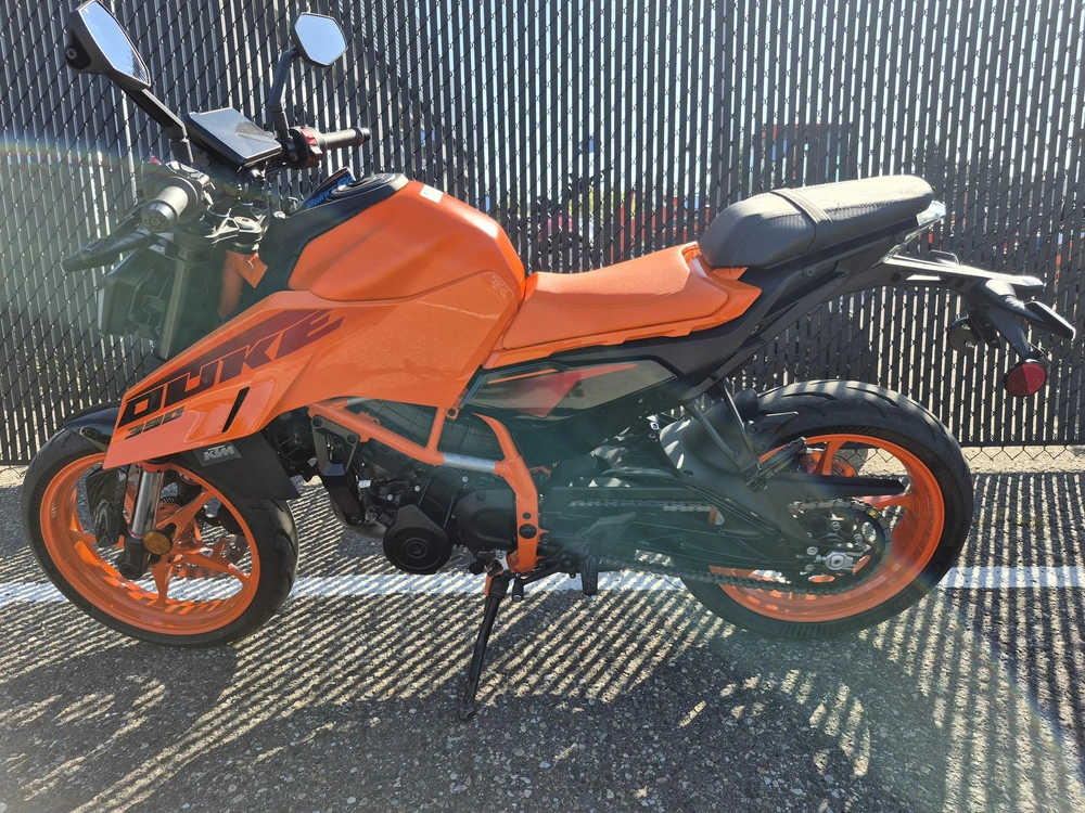 2024 Ktm Duke 390 alt