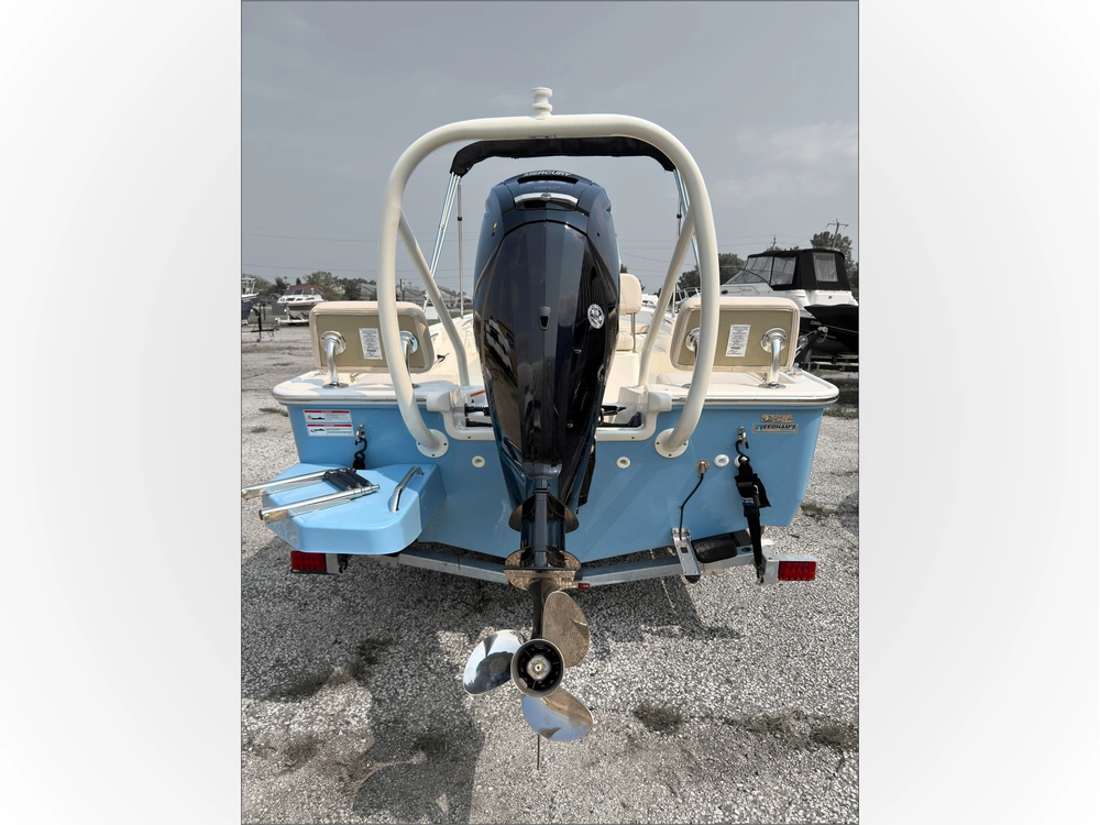 2027 Boston Whaler 170 Montauk