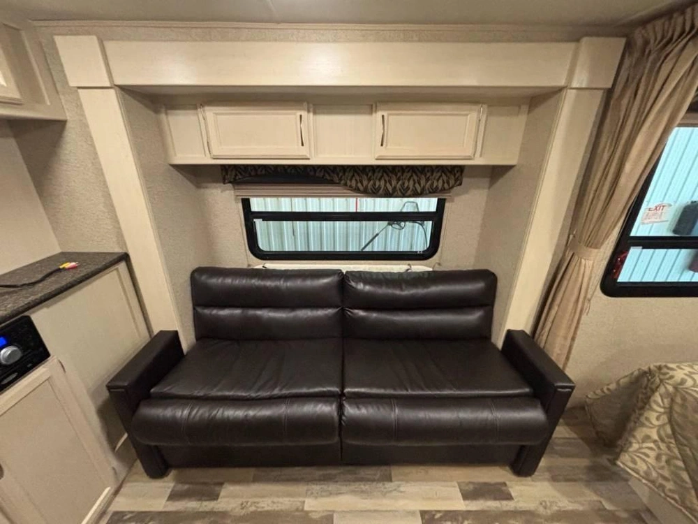 Winnebago Micro Minnie 2106fbs 2017 alt