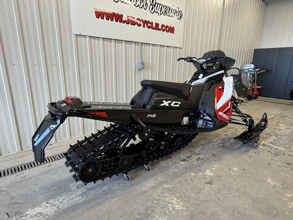 2027 Polaris 850 Sb Xc 146 1.6 Red alt