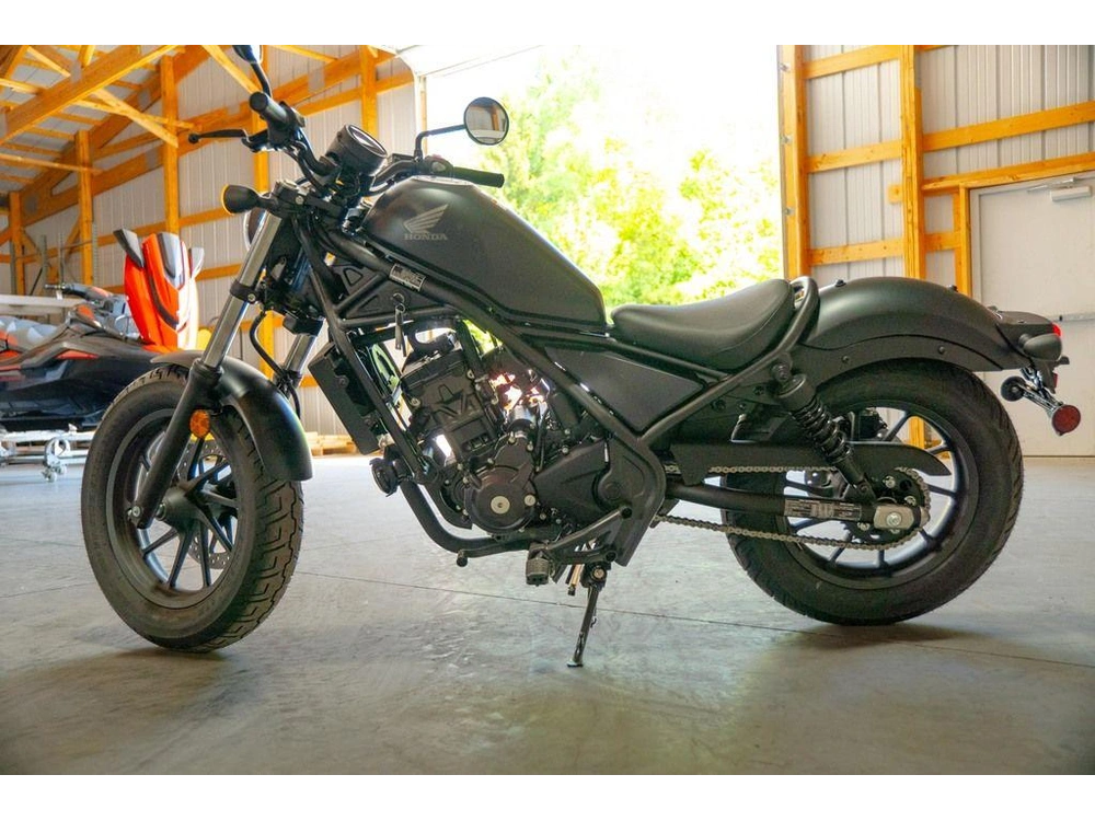 2025 Honda Rebel 300 alt