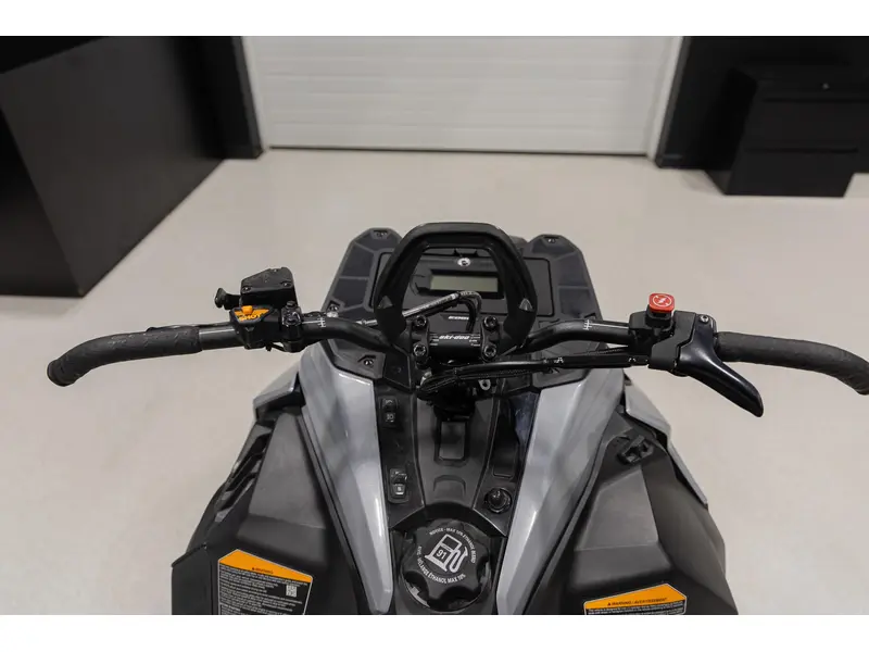 2026 Ski-Doo SUMMIT EDGE 165 CHTB