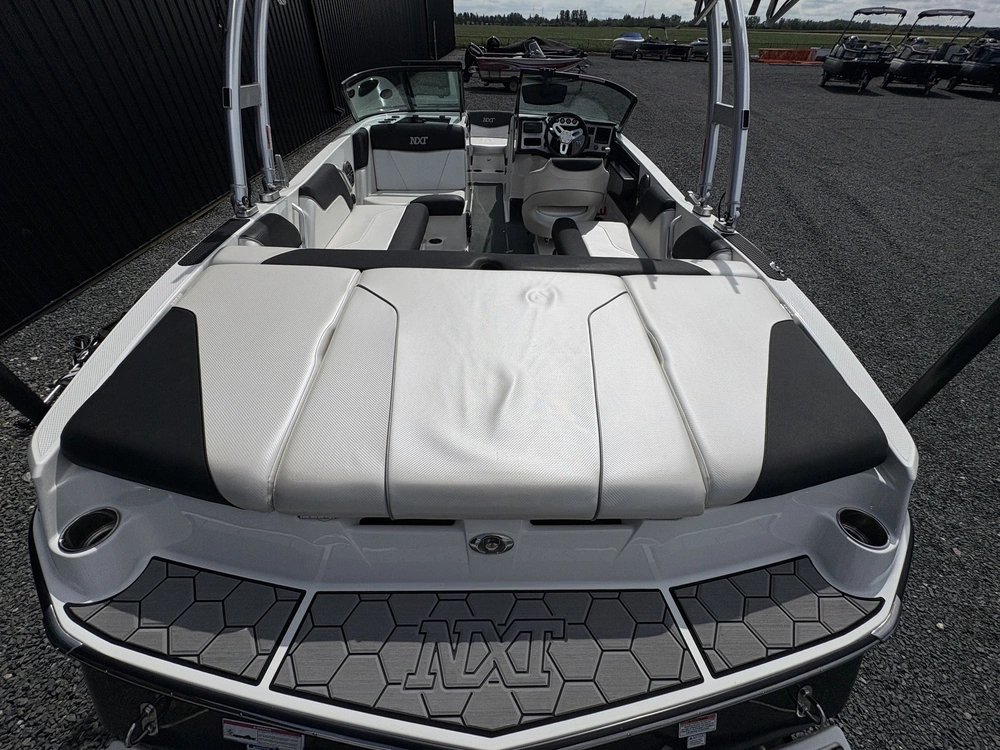 2016 Mastercraft Nxt 20 alt