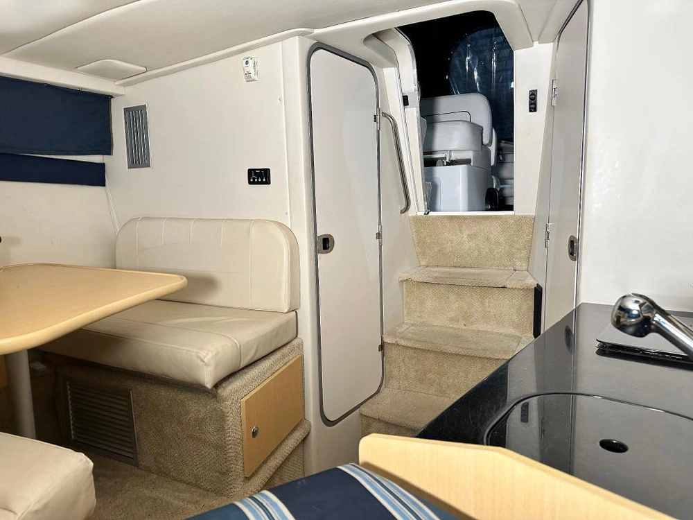 Bayliner 285 2012 alt