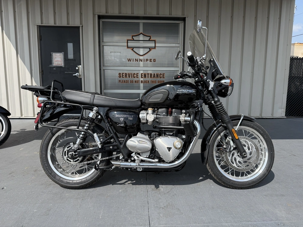 2023 Triumph T120 alt