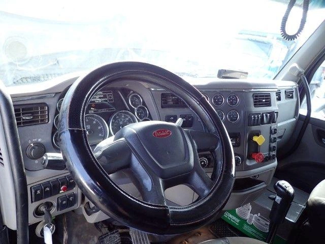 Peterbilt 567 2016