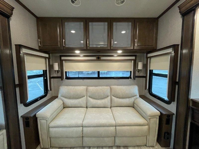 Grand Design Solitude 310gk 2020 alt
