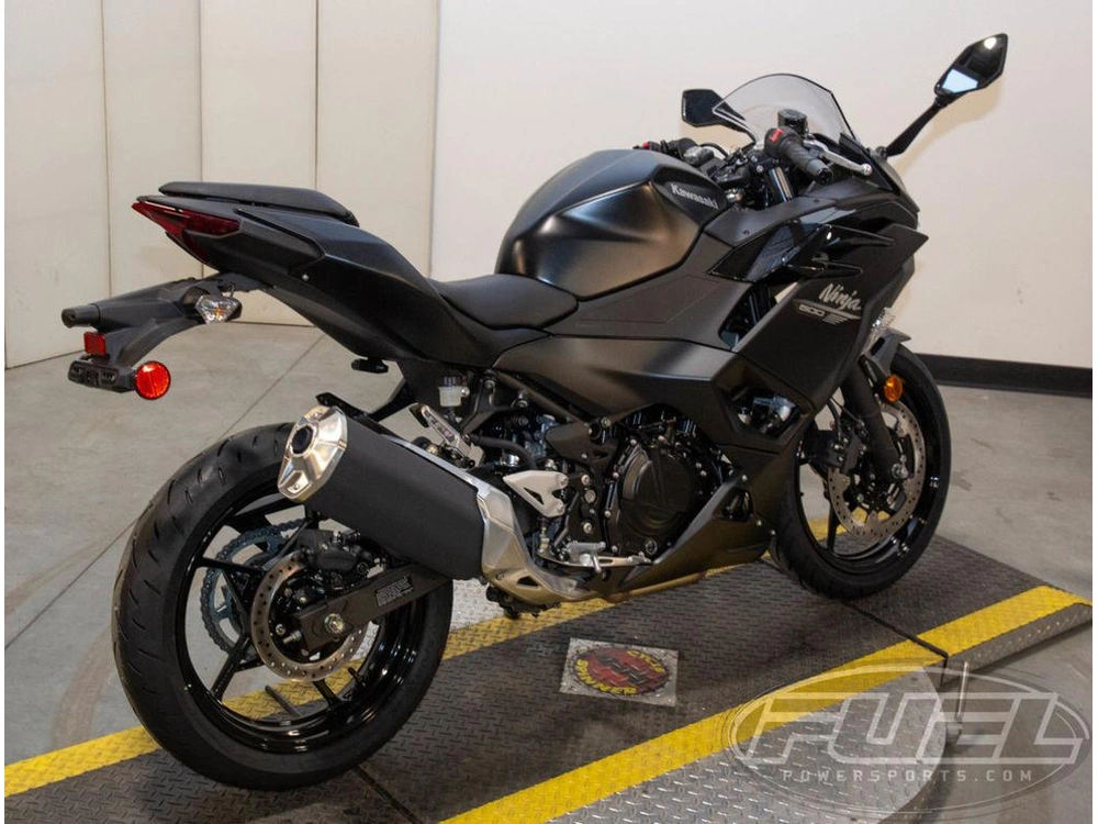 2026 Kawasaki Ninja® 500 Abs Metallic Flat Spark Black alt