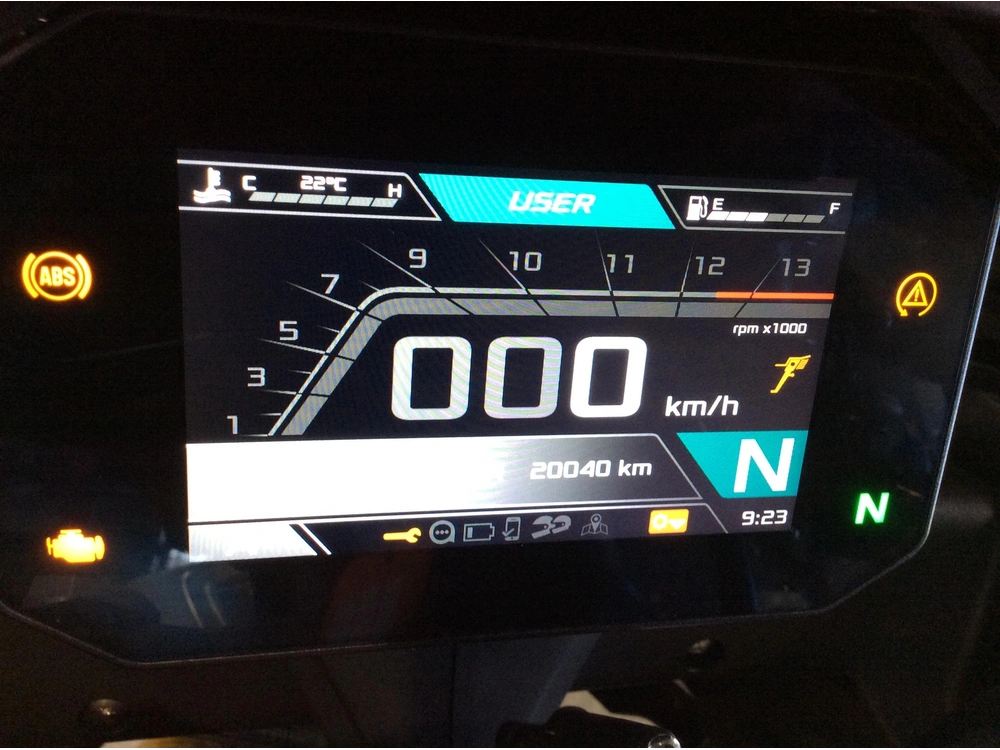 2022 Aprilia Tuono V4 1100 alt
