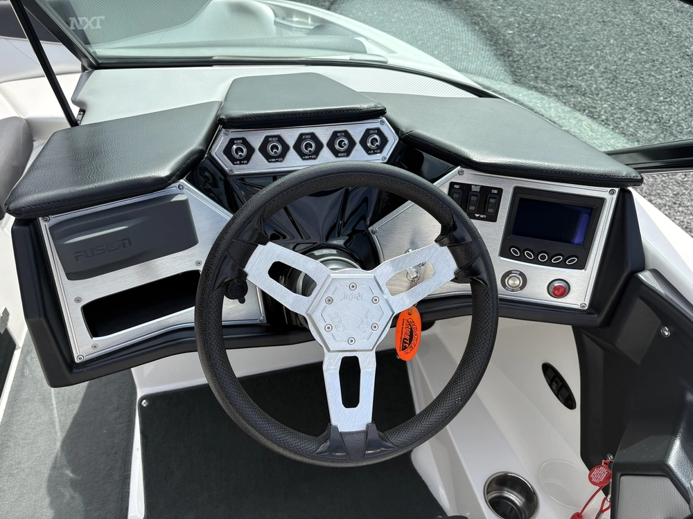 2016 Mastercraft Nxt 20 alt