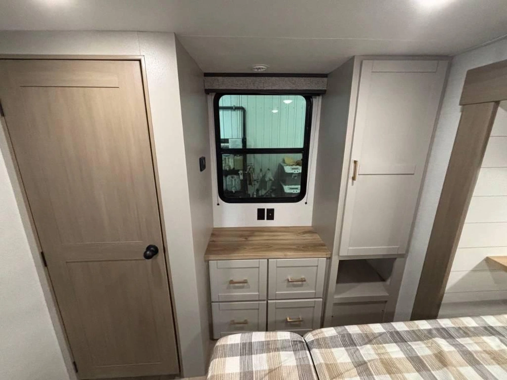 Jayco Jay Flight Bungalow 404loft 2027 alt