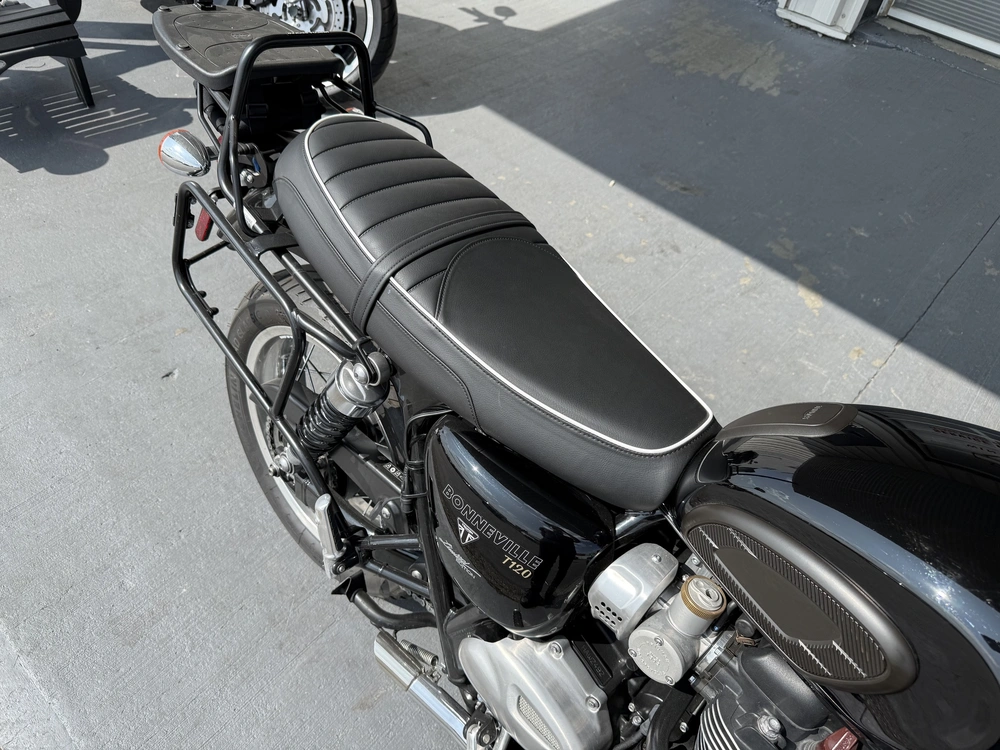 2023 Triumph T120 alt