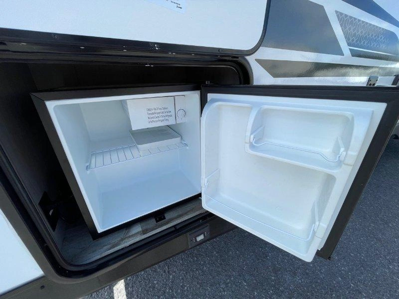 Dutchmen Coleman 2515rl 2023 alt