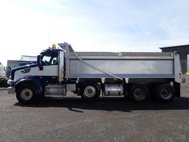 Peterbilt 567 2016