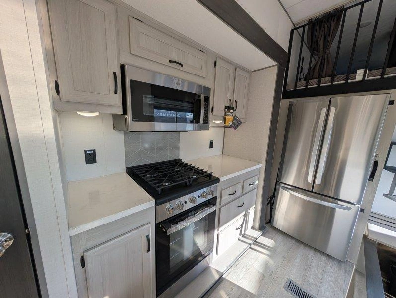 Coachmen Catalina 42condo 2027 alt