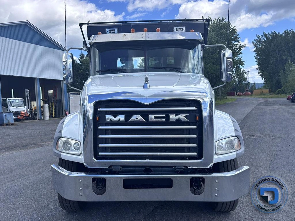 Mack Gu813 2015 alt