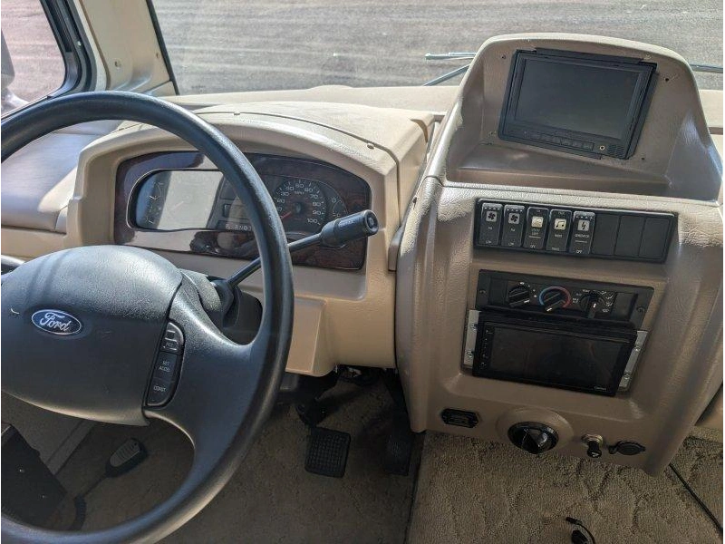 Fleetwood Bounder 33u 2011 alt