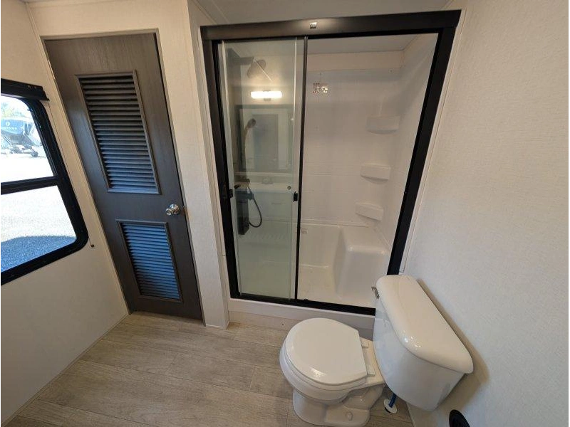 Coachmen Catalina 42condo 2027 alt