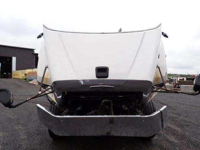 Freightliner 108sd 2019