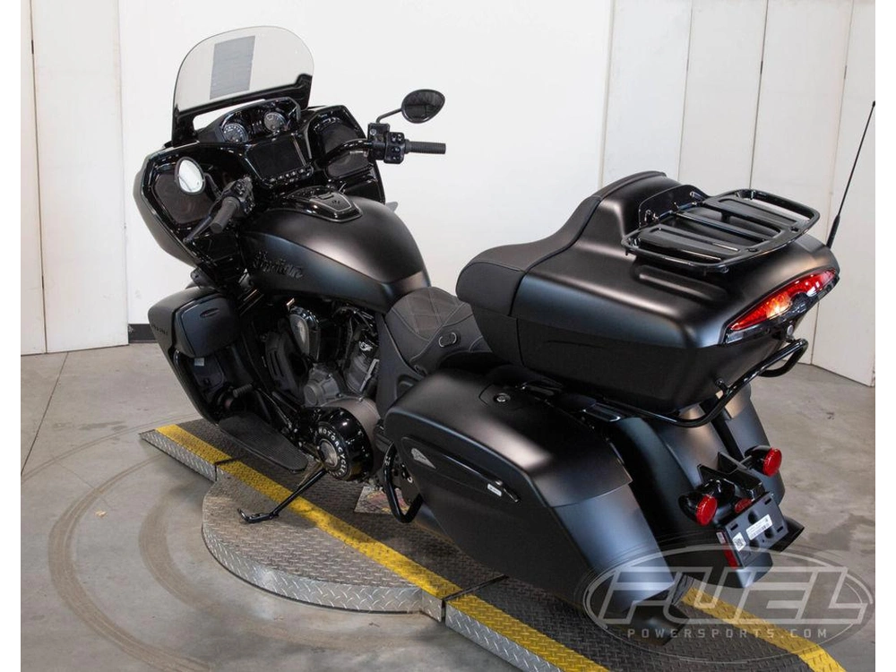 2026 Indian Motorcycle Pursuit® Dark Horse® Black Smoke alt