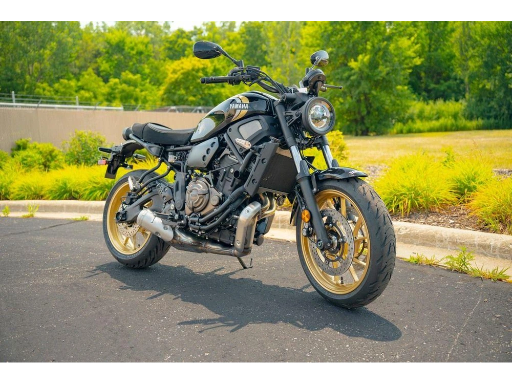 2026 Yamaha Xsr700 alt
