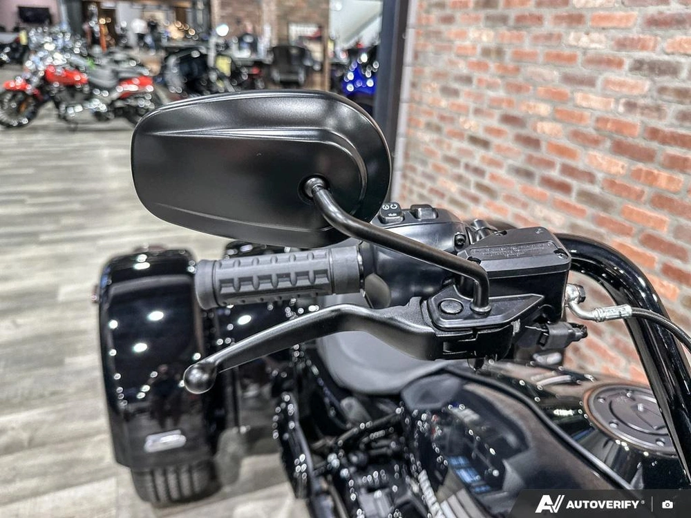 2026 Harley-davidson Road Glide 3 alt