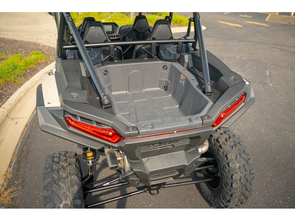 2026 Polaris Rzr Xp 4 1000 Ultimate alt