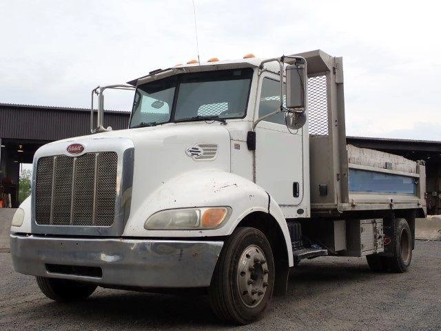 Peterbilt 325 2009
