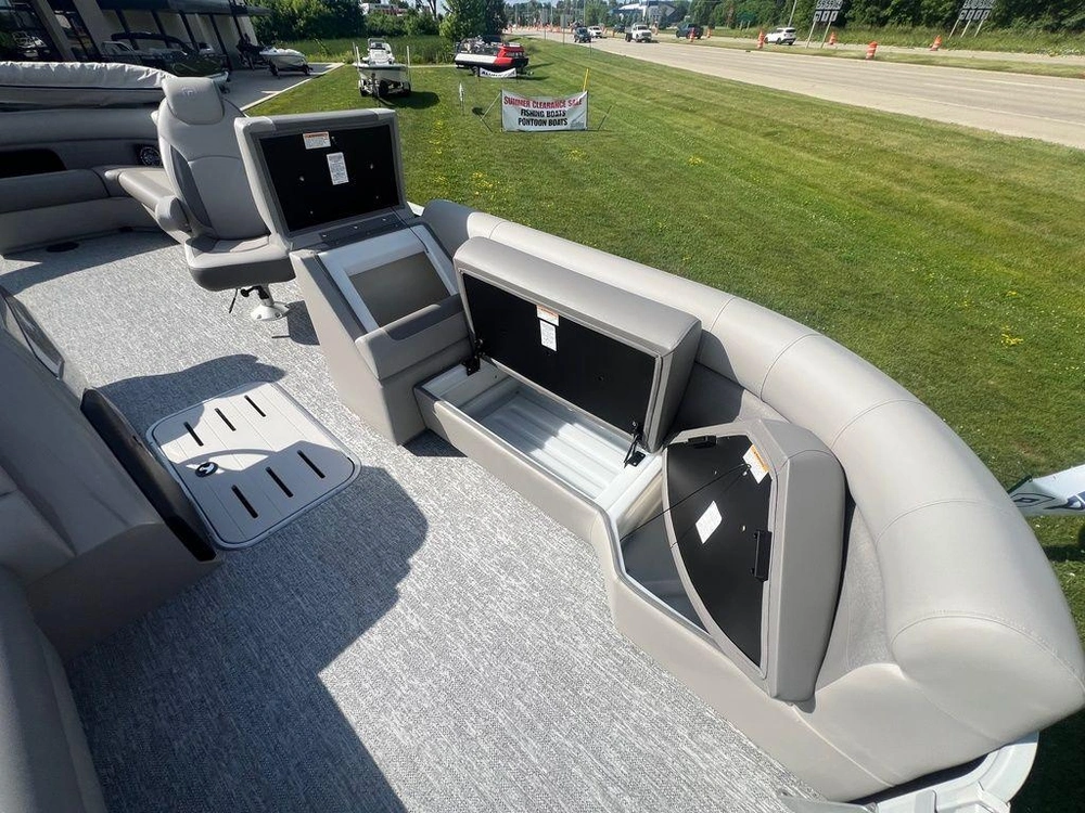2025 Premier 230 Sunsation Re alt