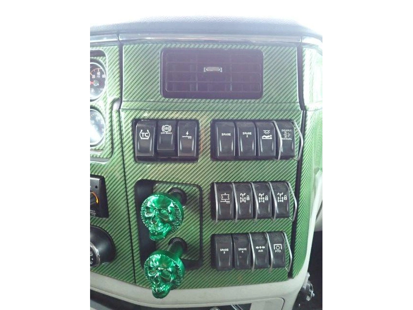 Peterbilt 589 2025